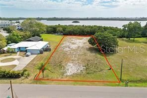 Vendido Recientemente: $649,000 (0.75 acres)