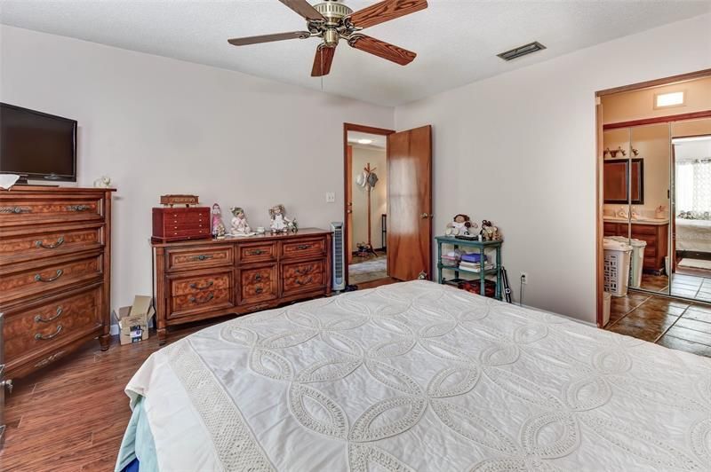 Recently Sold: $245,000 (2 beds, 2 baths, 1536 Square Feet)