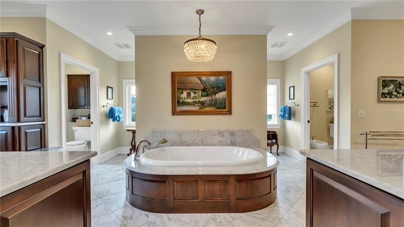 Недавно продано: $2,600,000 (3 спален, 3 ванн, 6100 Квадратных фут)