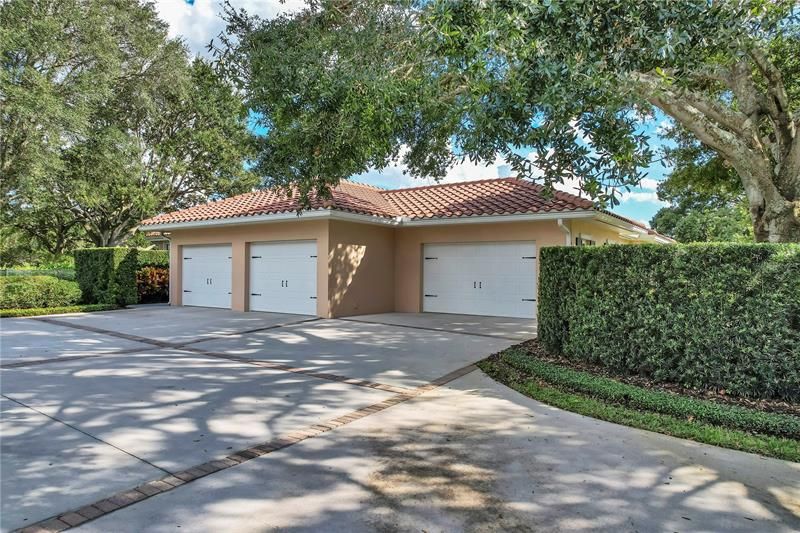 Recently Sold: $2,600,000 (3 beds, 3 baths, 6100 Square Feet)