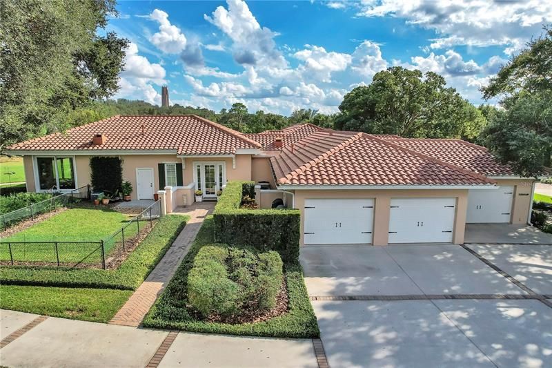 Recently Sold: $2,600,000 (3 beds, 3 baths, 6100 Square Feet)