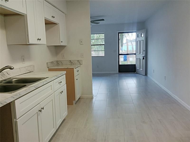 Recently Rented: $1,200 (2 beds, 1 baths, 900 Square Feet)