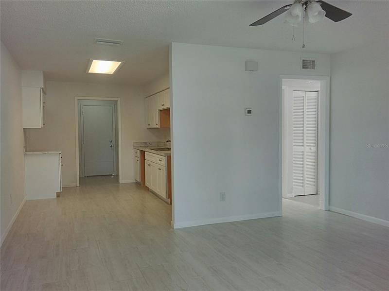 Recently Rented: $1,200 (2 beds, 1 baths, 900 Square Feet)