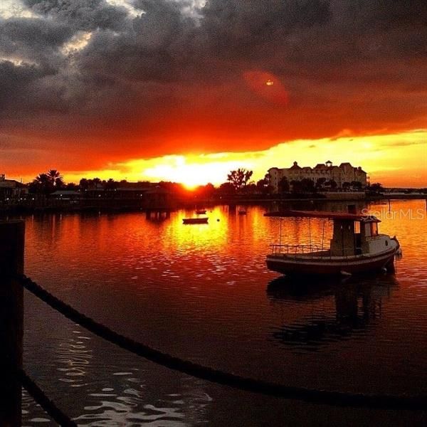 Night view at Lake Sumter Landing