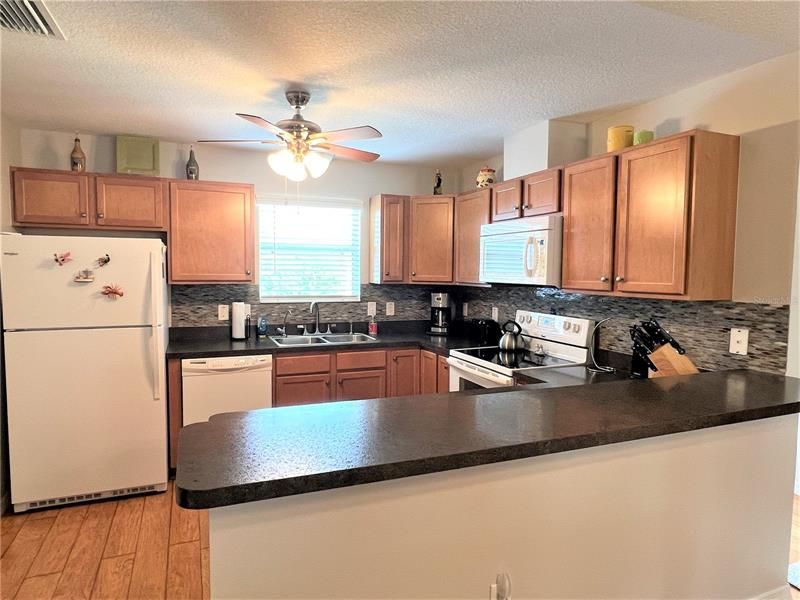 Nice Kitchen with wide bar space