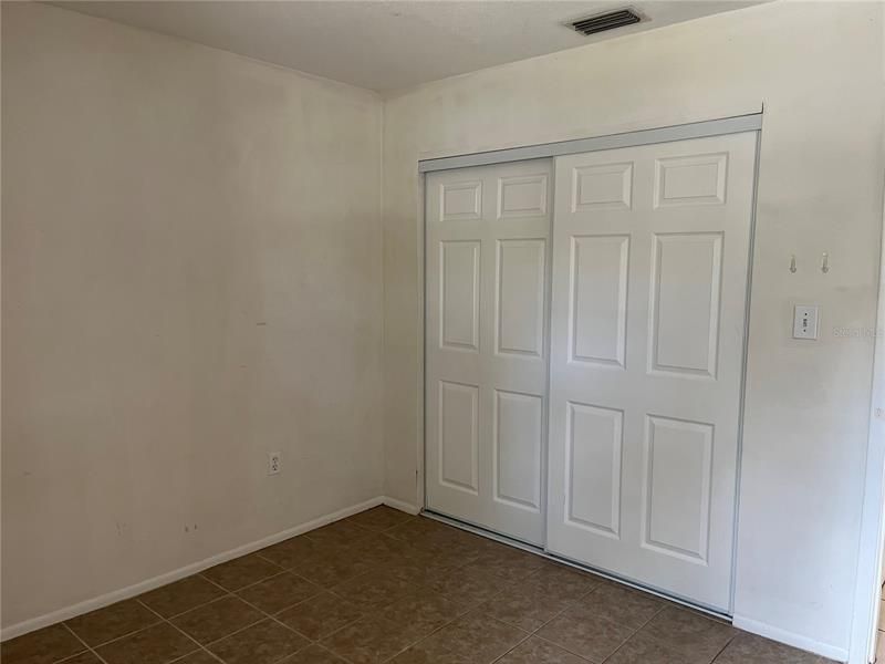 Recently Rented: $1,100 (2 beds, 1 baths, 1576 Square Feet)