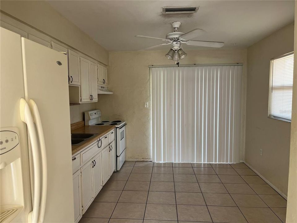 Recently Rented: $1,100 (2 beds, 1 baths, 1576 Square Feet)