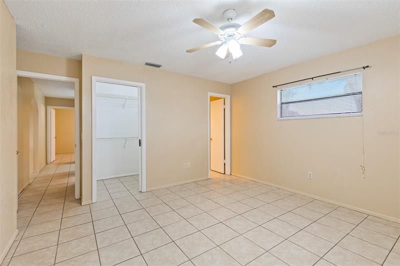 Recently Rented: $1,850 (3 beds, 2 baths, 1498 Square Feet)