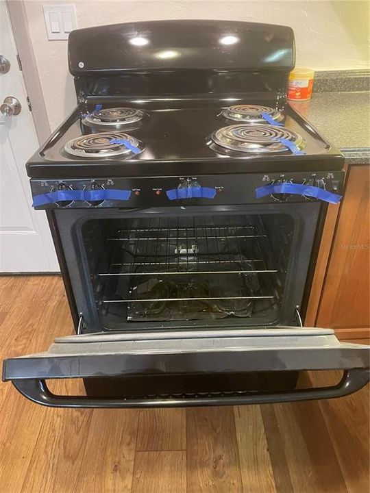 Special handicap knob stove