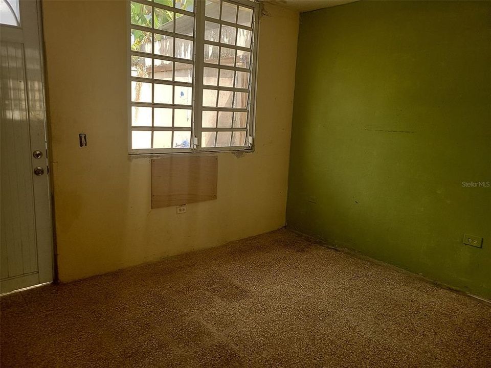 Vendido Recientemente: $52,000 (3 camas, 2 baños, 900 Pies cuadrados)