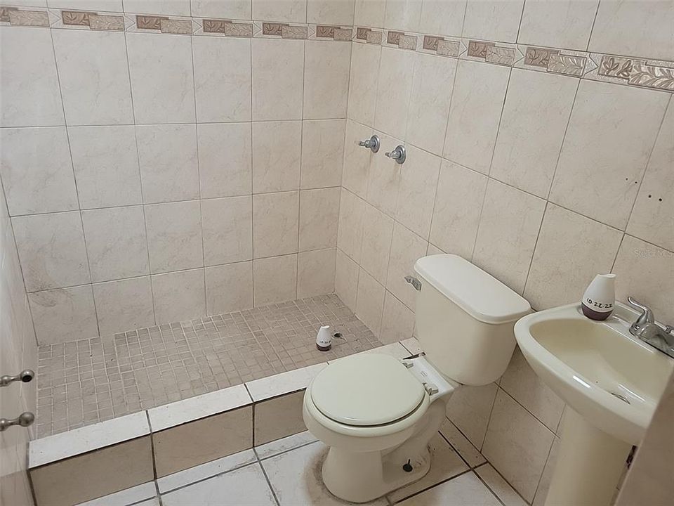 Vendido Recientemente: $52,000 (3 camas, 2 baños, 900 Pies cuadrados)