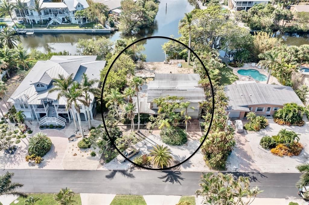Recently Sold: $2,400,000 (4 beds, 2 baths, 2296 Square Feet)
