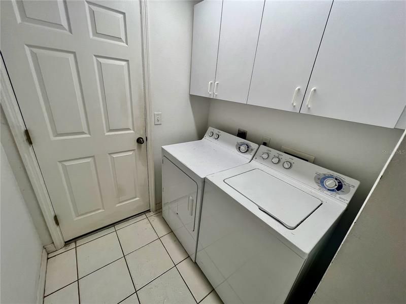 Recently Rented: $2,500 (3 beds, 2 baths, 1750 Square Feet)