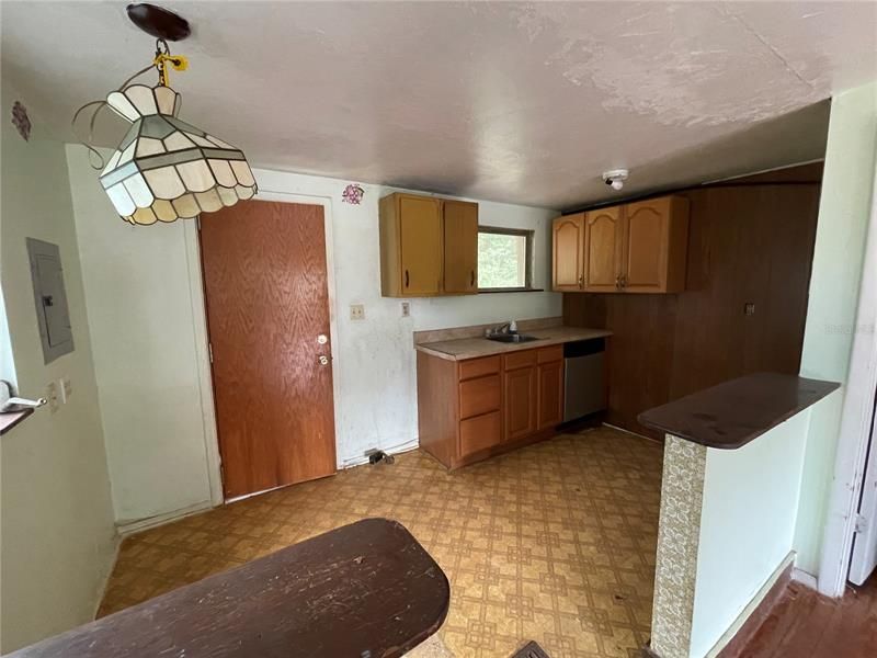 Vendido Recientemente: $70,000 (3 camas, 1 baños, 840 Pies cuadrados)