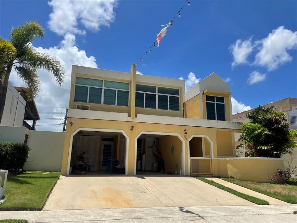 Recently Sold: $320,000 (4 beds, 3 baths, 2073 Square Feet)