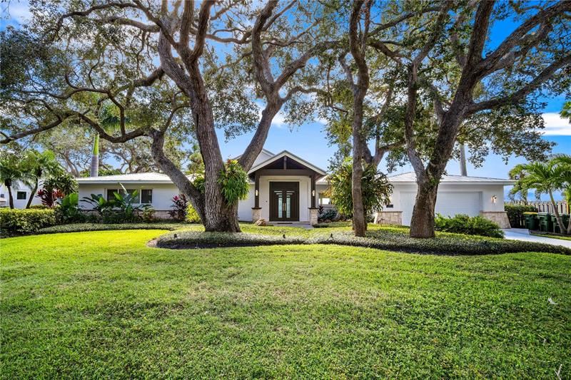 Recently Sold: $2,890,000 (4 beds, 3 baths, 3339 Square Feet)