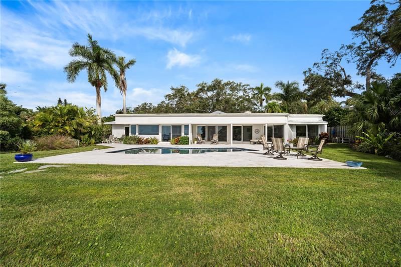 Recently Sold: $2,890,000 (4 beds, 3 baths, 3339 Square Feet)