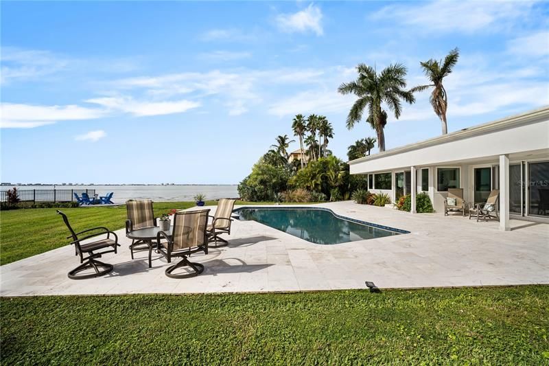 Recently Sold: $2,890,000 (4 beds, 3 baths, 3339 Square Feet)