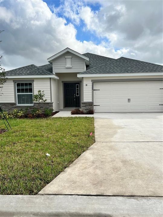 Recently Sold: $366,870 (4 beds, 2 baths, 2005 Square Feet)