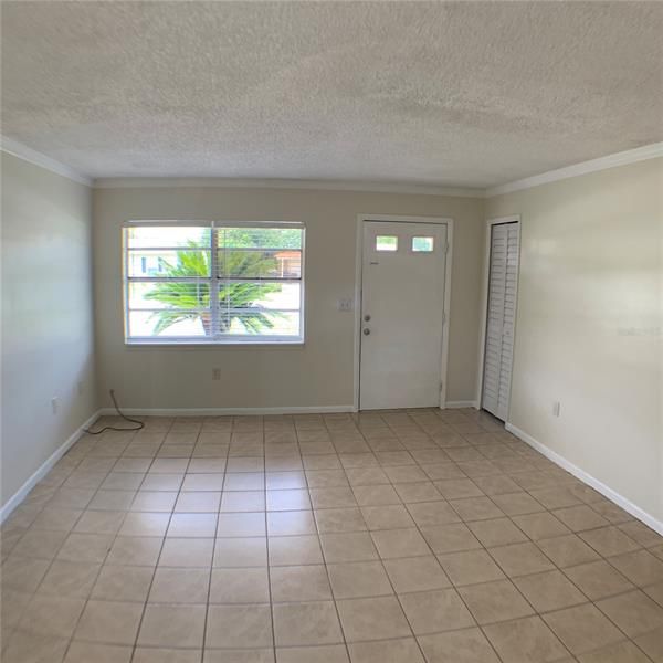 Recently Rented: $1,350 (3 beds, 1 baths, 1026 Square Feet)