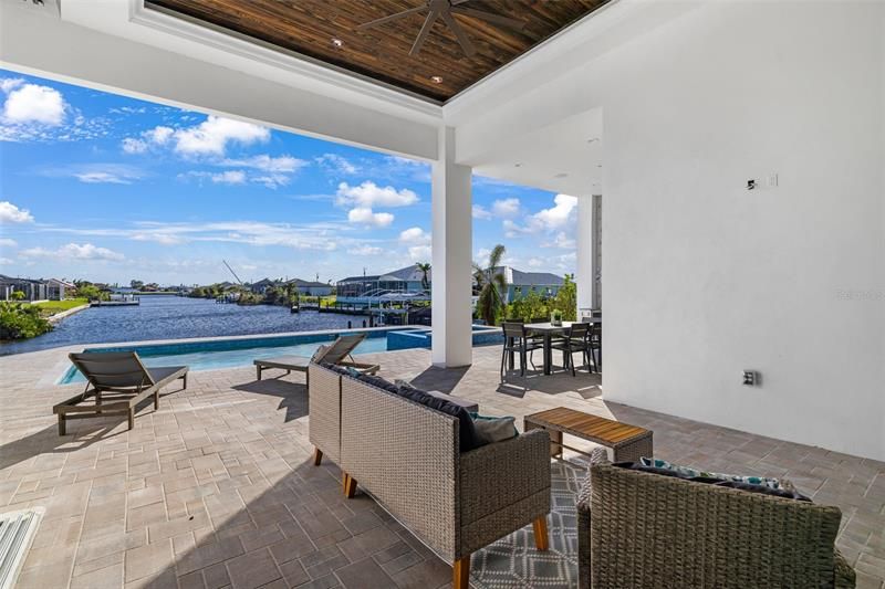 Recently Sold: $1,595,000 (3 beds, 3 baths, 2479 Square Feet)