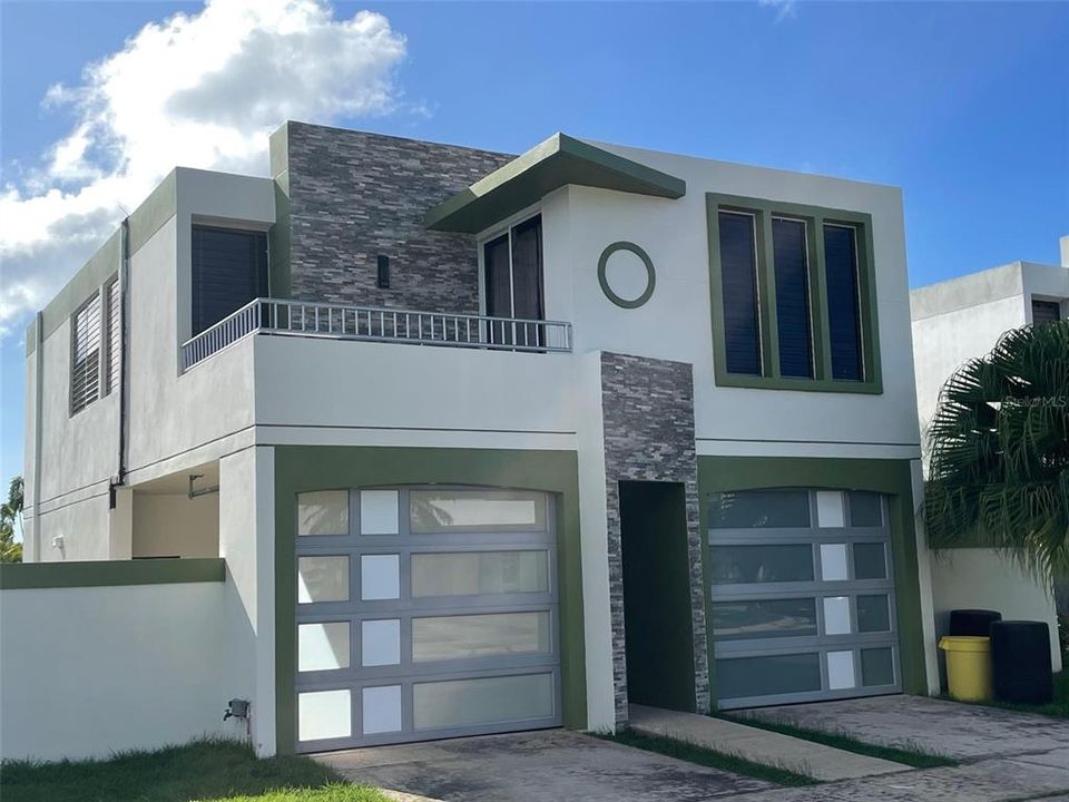 Recently Rented: $1,800 (4 beds, 2 baths, 1550 Square Feet)