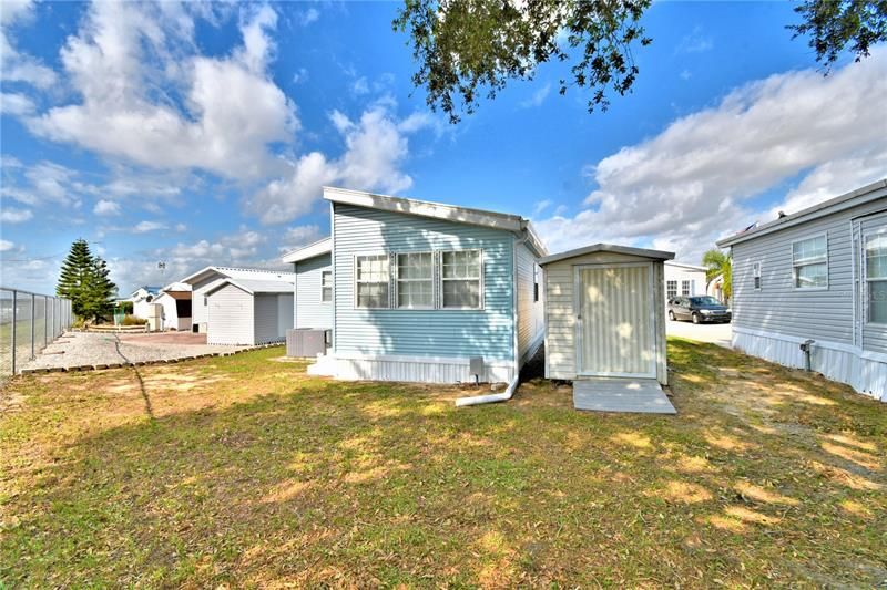 Recently Sold: $154,900 (2 beds, 1 baths, 864 Square Feet)
