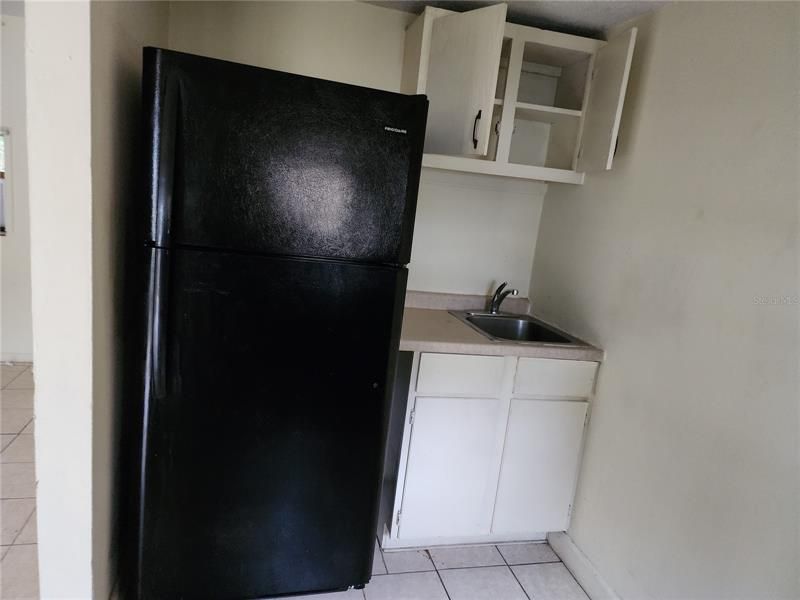 Recently Rented: $800 (1 beds, 1 baths, 420 Square Feet)