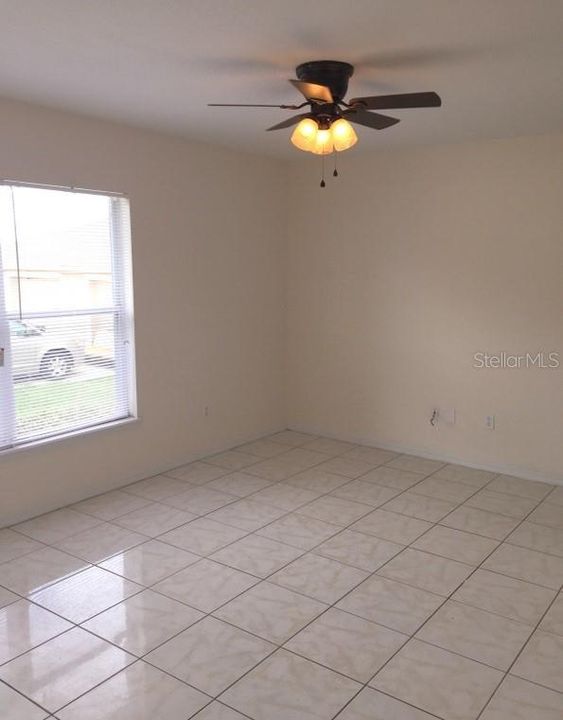 Recently Rented: $1,100 (2 beds, 2 baths, 925 Square Feet)