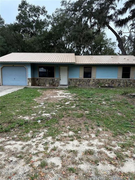 Recently Rented: $1,200 (3 beds, 1 baths, 1025 Square Feet)