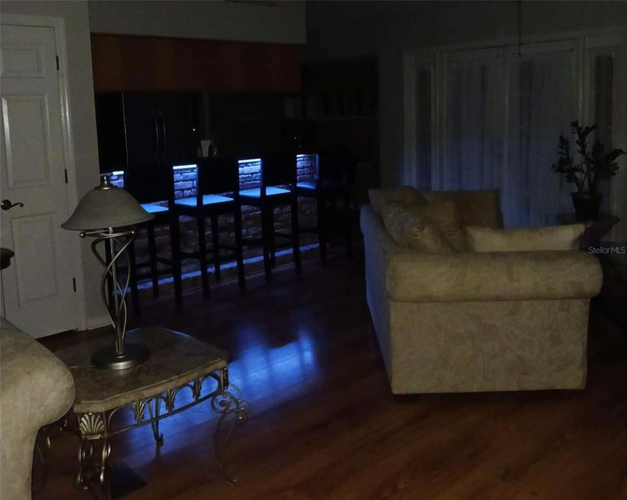 Active With Contract: $375,000 (3 beds, 2 baths, 1884 Square Feet)