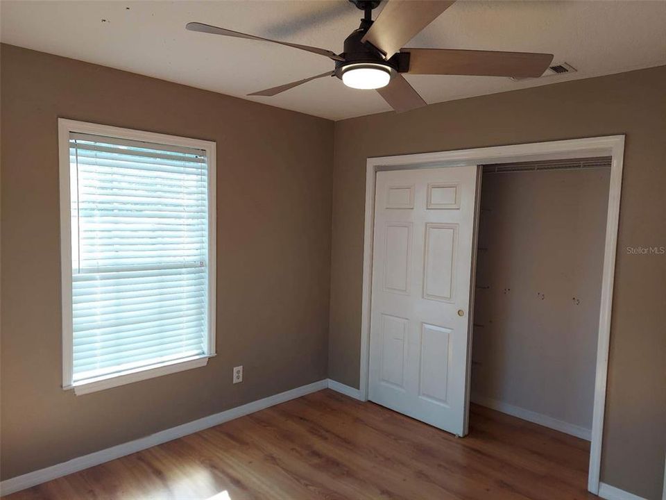 Active With Contract: $375,000 (3 beds, 2 baths, 1884 Square Feet)