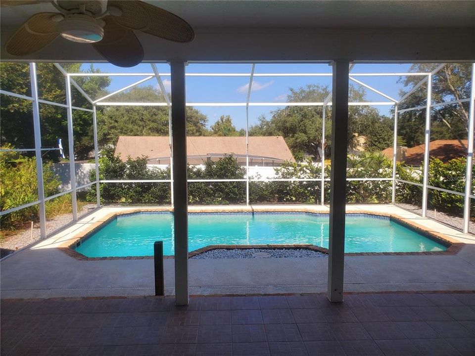 Active With Contract: $375,000 (3 beds, 2 baths, 1884 Square Feet)