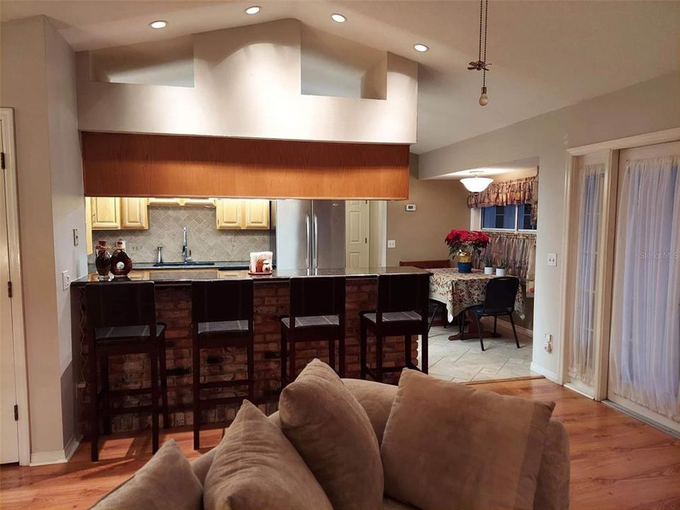 Active With Contract: $375,000 (3 beds, 2 baths, 1884 Square Feet)