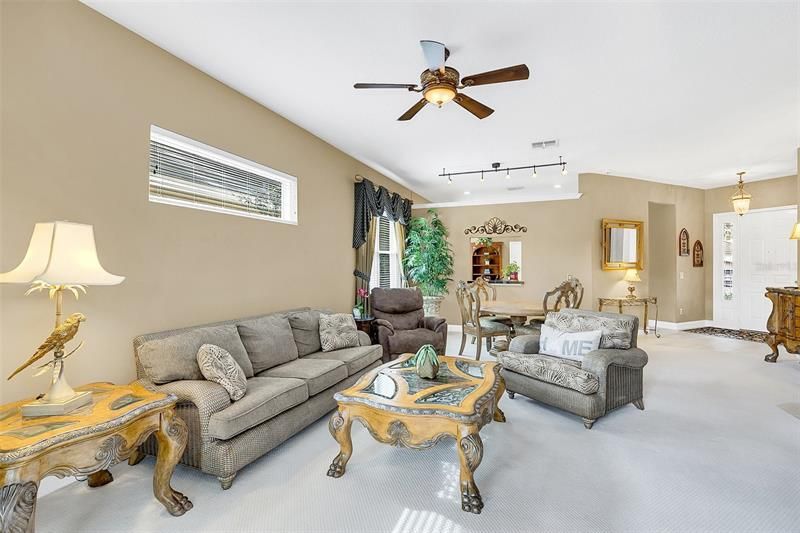Recently Sold: $569,000 (3 beds, 2 baths, 1882 Square Feet)