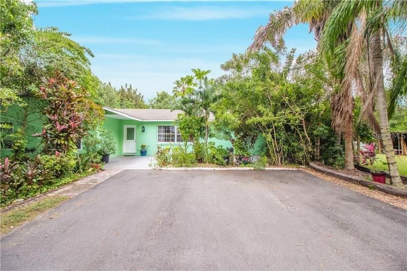 Recently Sold: $690,000 (4 beds, 3 baths, 2708 Square Feet)