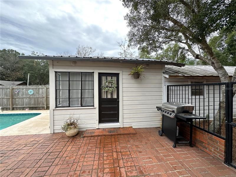 Recently Sold: $349,900 (3 beds, 2 baths, 2090 Square Feet)