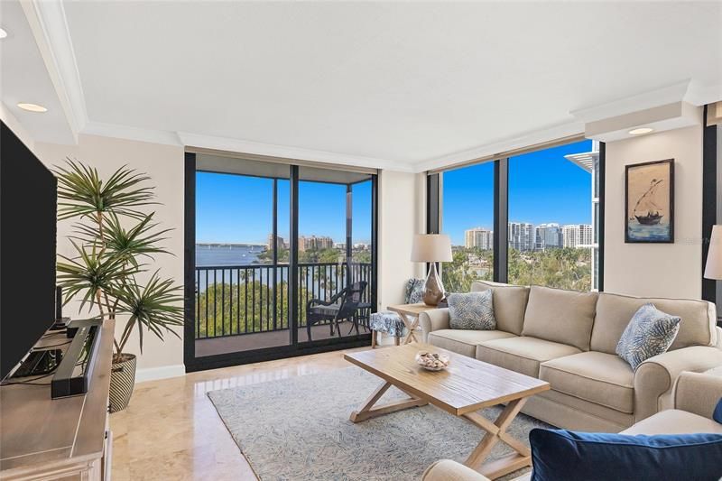 Recently Sold: $974,900 (2 beds, 2 baths, 1247 Square Feet)
