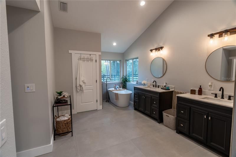 Recently Sold: $1,700,000 (3 beds, 4 baths, 3234 Square Feet)