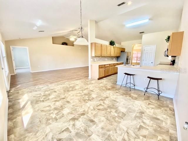 Recently Rented: $2,375 (4 beds, 2 baths, 2534 Square Feet)