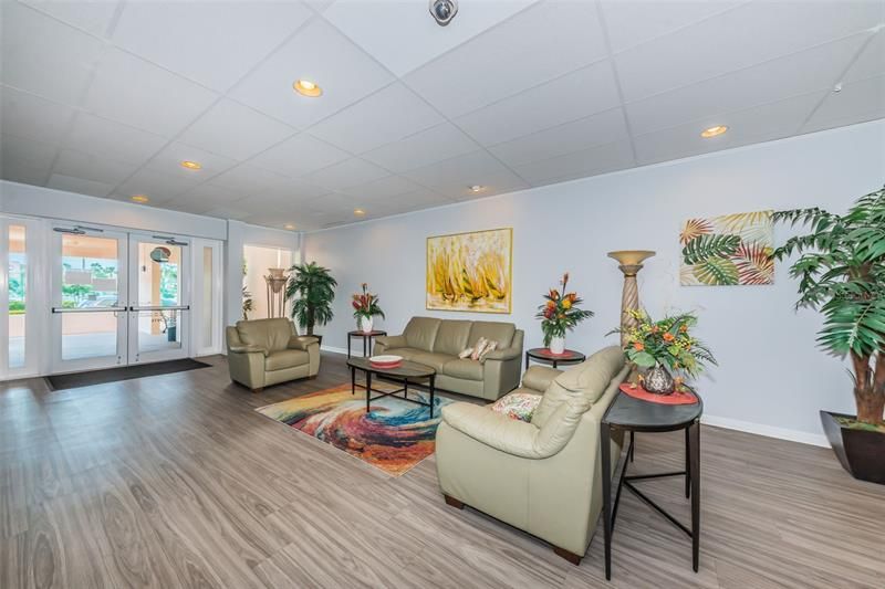 Recently Sold: $439,000 (2 beds, 2 baths, 1170 Square Feet)