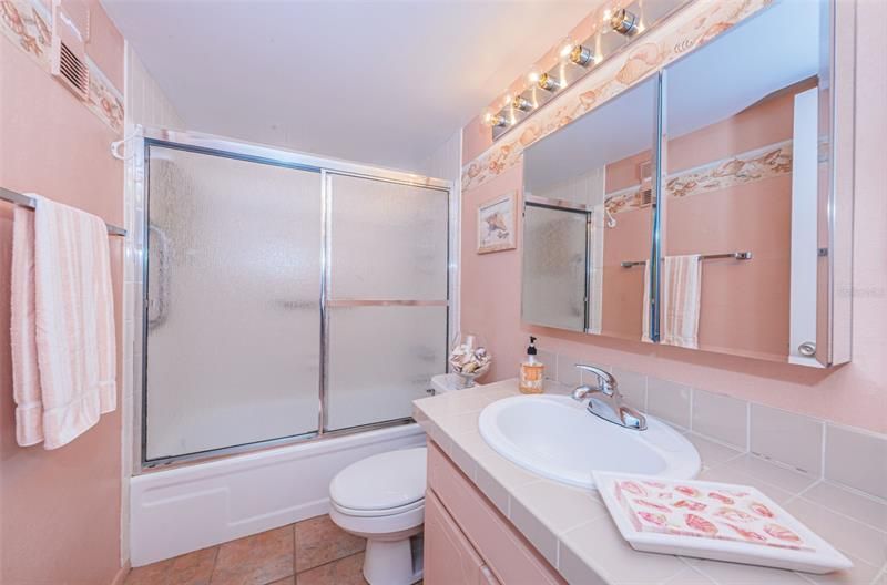 Recently Sold: $439,000 (2 beds, 2 baths, 1170 Square Feet)