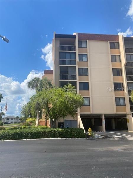 Recently Rented: $1,450 (1 beds, 1 baths, 634 Square Feet)