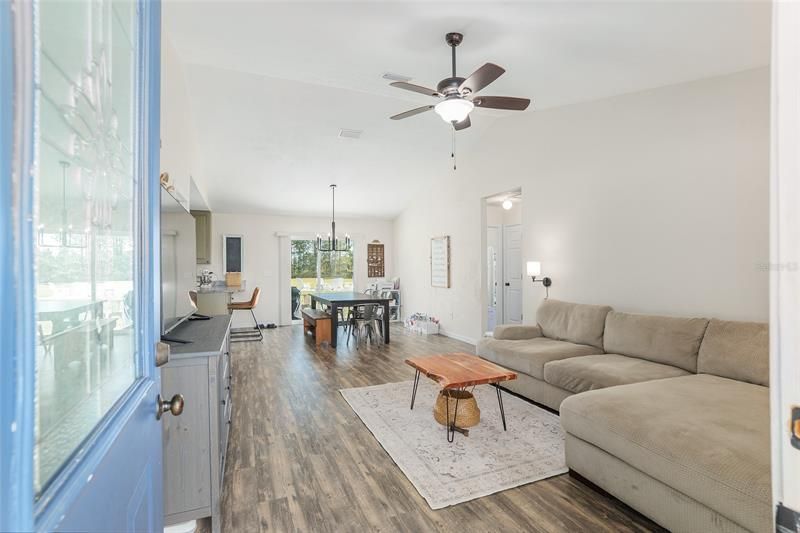 Recently Sold: $319,000 (3 beds, 2 baths, 1344 Square Feet)