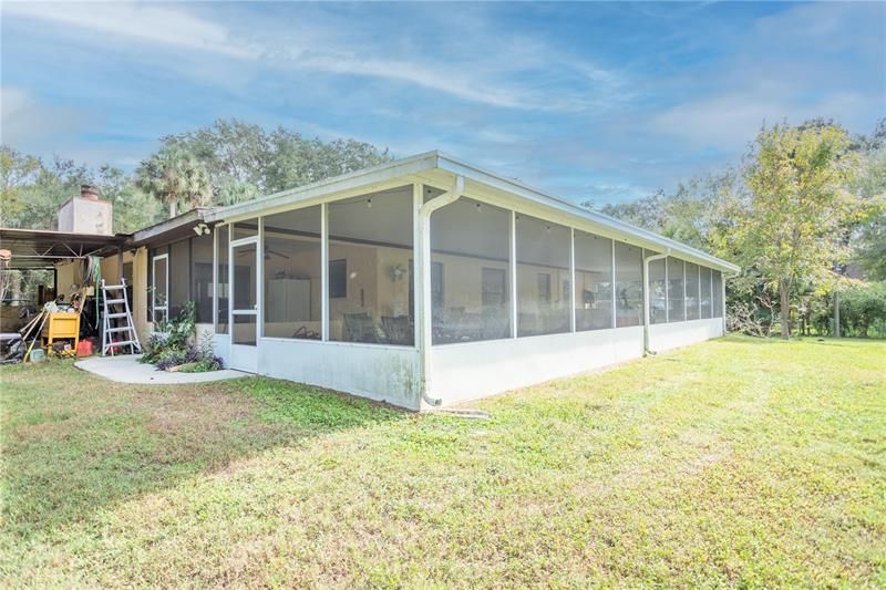 Recently Sold: $379,000 (3 beds, 2 baths, 1276 Square Feet)