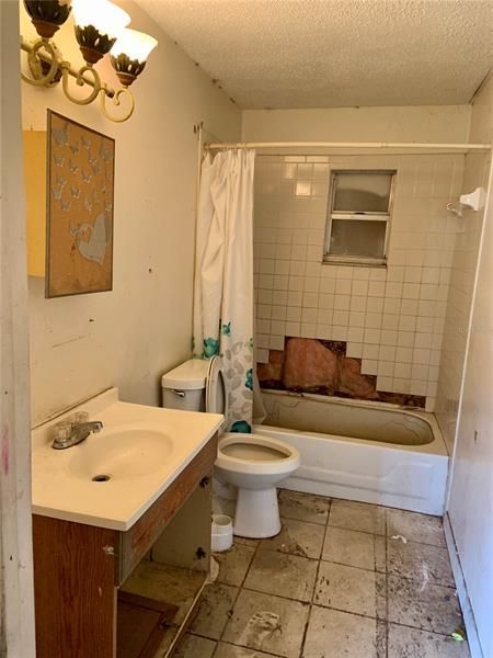 最近售出: $105,000 (3 贝兹, 2 浴室, 1418 平方英尺)