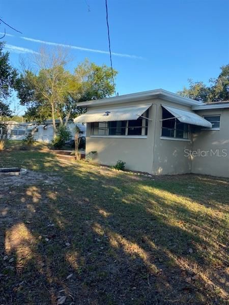 Recently Rented: $1,300 (2 beds, 1 baths, 932 Square Feet)