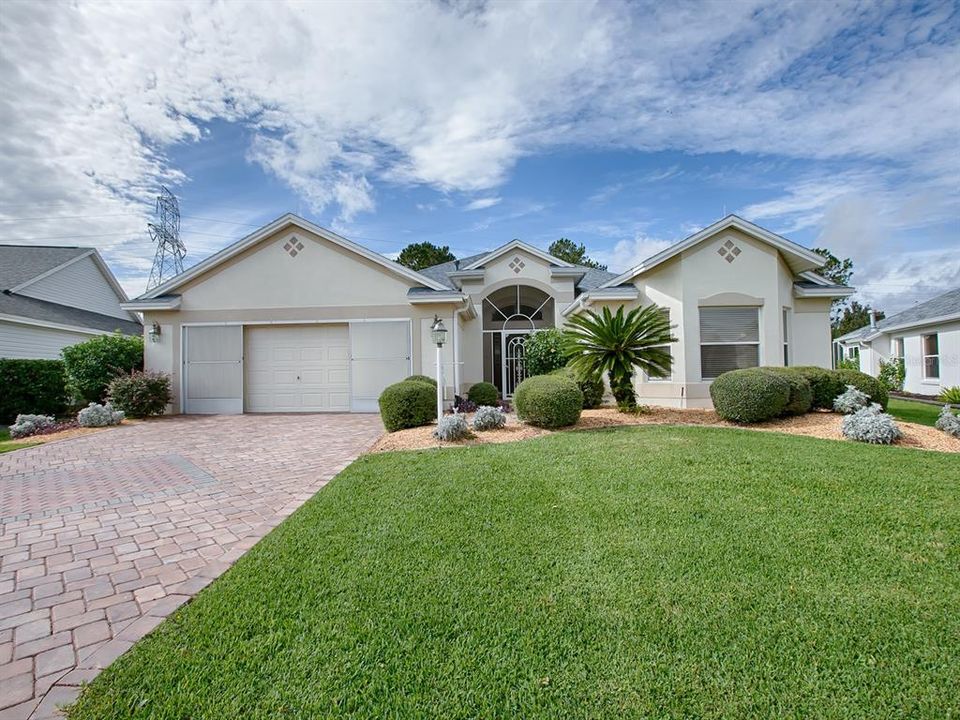 Recently Sold: $600,000 (3 beds, 2 baths, 2003 Square Feet)