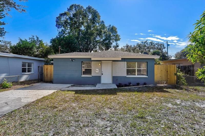 Recently Sold: $299,900 (3 beds, 1 baths, 864 Square Feet)
