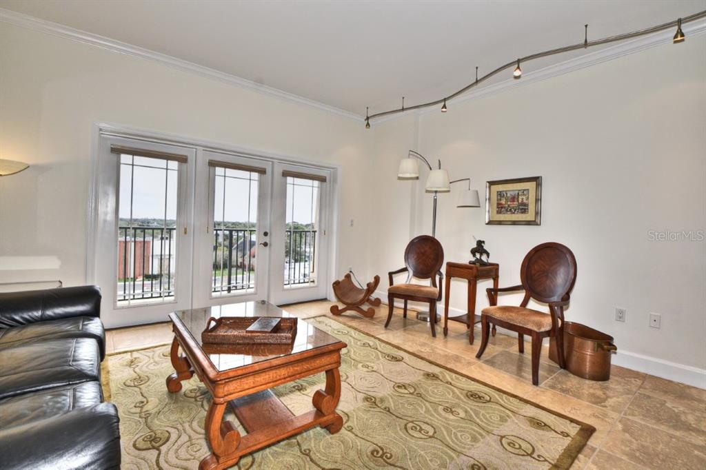 Recently Sold: $475,000 (2 beds, 2 baths, 1359 Square Feet)